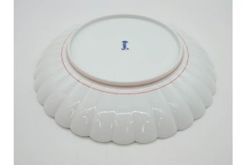 重要無形文化財　人間国宝　十四代　酒井田柿右衛門　錦　地文　約31cm　1尺皿　華やかな意匠が見事な菊型皿(色絵、変形皿、大皿、和皿、和食器、共箱付き、一尺)(R-075118)