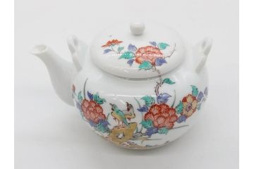 重要無形文化財　人間国宝　十四代　酒井田柿右衛門　錦　牡丹鳥文　上品な和の空間を演出する茶器セット(土瓶、急須、湯呑み5客、湯のみ茶碗、蓋付、茶道具、和食器、色絵、共箱付き)(R-075121)
