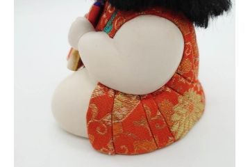 時代物　友寿作　神雛持　御所人形　ぽってりとした丸いフォルムが愛らしい木目込み人形(大阪大丸、木彫り、子供、子ども、台付き、木箱付き)(R-075125)