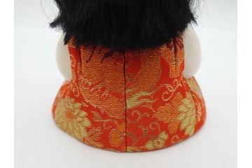 時代物　友寿作　神雛持　御所人形　ぽってりとした丸いフォルムが愛らしい木目込み人形(大阪大丸、木彫り、子供、子ども、台付き、木箱付き)(R-075125)