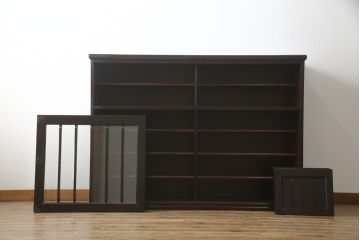 中古　美品!!　国産民芸家具　重厚感ある佇まいが魅力的な金具付き水屋箪笥サイドボード(食器棚、戸棚、収納棚、サイドキャビネット)(R-075138)