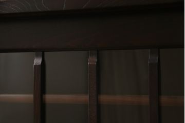 中古　美品!!　国産民芸家具　重厚感ある佇まいが魅力的な金具付き水屋箪笥サイドボード(食器棚、戸棚、収納棚、サイドキャビネット)(R-075138)