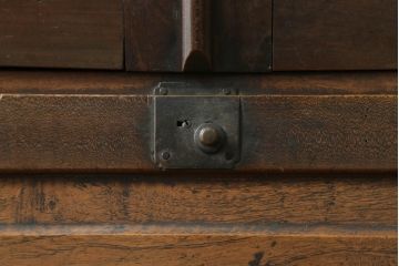 和製アンティーク　使い込まれた風合いが趣のある雰囲気を醸し出すライティングビューロー(ワークデスク、簿記机、引き出し、収納棚、戸棚、在宅ワーク、在宅用)(R-075140)