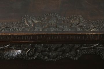 和製アンティーク　軽井沢彫り　シックな色合いと桜の彫刻が美しいライティングビューロー(簿記机、ワークデスク、収納棚、戸棚、在宅用、在宅ワーク用)(R-075141)