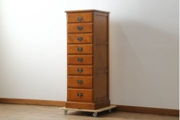 中古　横浜クラシック家具　ダニエル(Daniel)　アーリーアメリカンシリーズ　A-113　温かみのある色合いが魅力的な縦型チェスト(トールチェスト、サイドチェスト、引き出し)(R-075142)