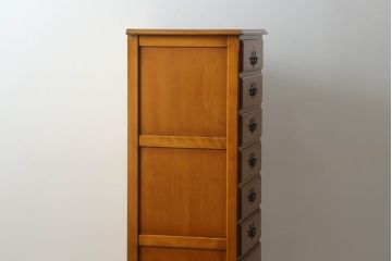 中古　横浜クラシック家具　ダニエル(Daniel)　アーリーアメリカンシリーズ　A-113　温かみのある色合いが魅力的な縦型チェスト(トールチェスト、サイドチェスト、引き出し)(R-075142)