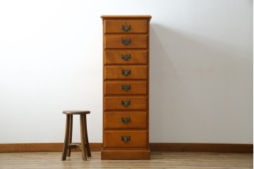中古　横浜クラシック家具　ダニエル(Daniel)　アーリーアメリカンシリーズ　A-113　温かみのある色合いが魅力的な縦型チェスト　(R-075142)