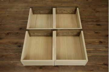 中古　美品　楢(ナラ)材　高山デザイン　モダンな佇まいが魅力的な水屋箪笥サイドボード(食器棚、サイドキャビネット、収納棚、戸棚)(R-075143)