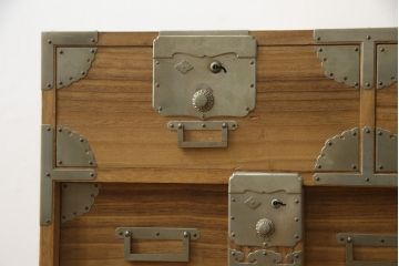 和製アンティーク　激レア!!　洋白金具のモダンで上質な総桐小箪笥(和タンス、収納箪笥、整理たんす、時代箪笥、総桐箪笥、総桐たんす、引き出し)(R-075144)