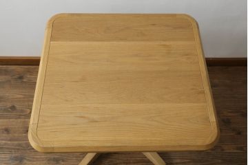 中古　美品　ラグジュアリーブランド　ローマン アンド ウィリアムス ギルド(ROMAN AND WILLIAMS GUILD)　オーク材　シンプルながらも拘りあるデザインが魅力的なスクエアテーブル(カフェテーブル、サイドテーブル、コーヒーテーブル)(定価約55万円)(R-075145)