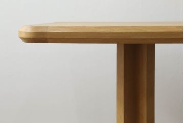 中古　美品　ラグジュアリーブランド　ローマン アンド ウィリアムス ギルド(ROMAN AND WILLIAMS GUILD)　オーク材　シンプルながらも拘りあるデザインが魅力的なスクエアテーブル(カフェテーブル、サイドテーブル、コーヒーテーブル)(定価約55万円)(R-075145)
