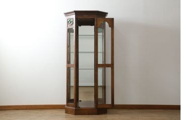 中古　えぞ民芸家具　インテリアえぞ(EZO)　色ガラス入り　上質な空間づくりにおすすめのキュリオケース(ガラスケース、ショーケース、飾り棚、キャビネット、店舗什器)(R-075150)