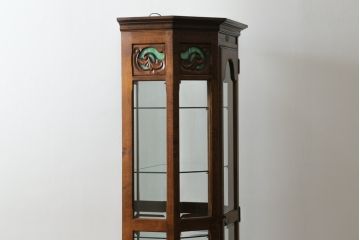 中古　えぞ民芸家具　インテリアえぞ(EZO)　色ガラス入り　上質な空間づくりにおすすめのキュリオケース(ガラスケース、ショーケース、飾り棚、キャビネット、店舗什器)(R-075150)
