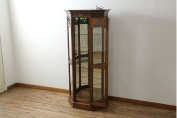 中古　えぞ民芸家具　インテリアえぞ(EZO)　色ガラス入り　上質な空間づくりにおすすめのキュリオケース(ガラスケース、ショーケース、飾り棚、キャビネット、店舗什器)(R-075150)