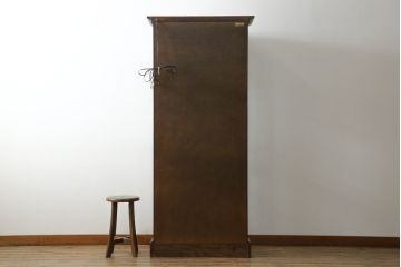 中古　えぞ民芸家具　インテリアえぞ(EZO)　色ガラス入り　上質な空間づくりにおすすめのキュリオケース(ガラスケース、ショーケース、飾り棚、キャビネット、店舗什器)(R-075150)