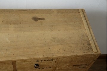 中古　総桐材　引き出し20杯!細かな収納に便利な薬箪笥　(R-075174)