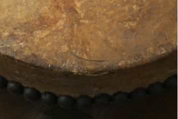 アンティーク　経年を感じる風合いが魅力の和太鼓(刳り貫き太鼓、くり貫き太鼓、大太鼓、和楽器)(R-075176)
