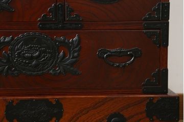 中古　漆塗り　仙台民芸箪笥(仙台箪笥)　力強い杢目が目を引く車箪笥(小箪笥、収納タンス、チェスト、引き出し)(定価約55万円)(R-075178)