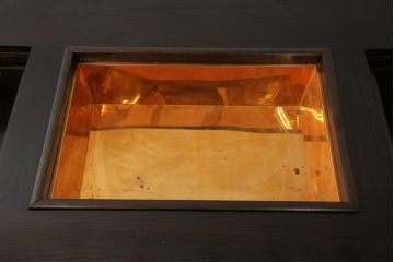 中古　広島県　博永家具　特大!!　楡(ニレ)材　重厚感のある佇まいでお部屋の主役におすすめの囲炉裏テーブル(木製火鉢、食卓、ダイニングテーブル、4人掛け、6人掛け)(定価約110万円)(R-075179)