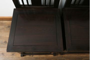 中古　広島県　博永家具　キャスター付き　シックな色合いが魅力的な収納付き板座チェア2脚セット(ダイニングチェア、椅子、イス)(定価2脚で約24万円)(R-075180)