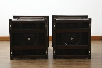 中古　広島県　博永家具　キャスター付き　シックな色合いが魅力的な収納付き板座チェア2脚セット(ダイニングチェア、椅子、イス)(定価2脚で約24万円)(R-075180)