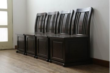 中古　広島県　博永家具　キャスター付き　シックな色合いが魅力的な収納付き板座チェア4脚セット(ダイニングチェア、椅子、イス)(定価4脚で約48万円)(R-075181)