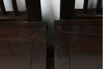 中古　広島県　博永家具　キャスター付き　シックな色合いが魅力的な収納付き板座チェア4脚セット(ダイニングチェア、椅子、イス)(定価4脚で約48万円)(R-075181)