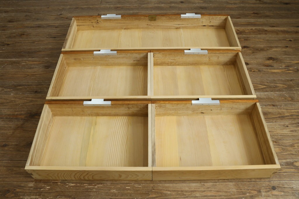 和製ヴィンテージ　総桐箪笥を北欧デザインにリメイク!モダンな脚付きローチェスト　(R-075182)