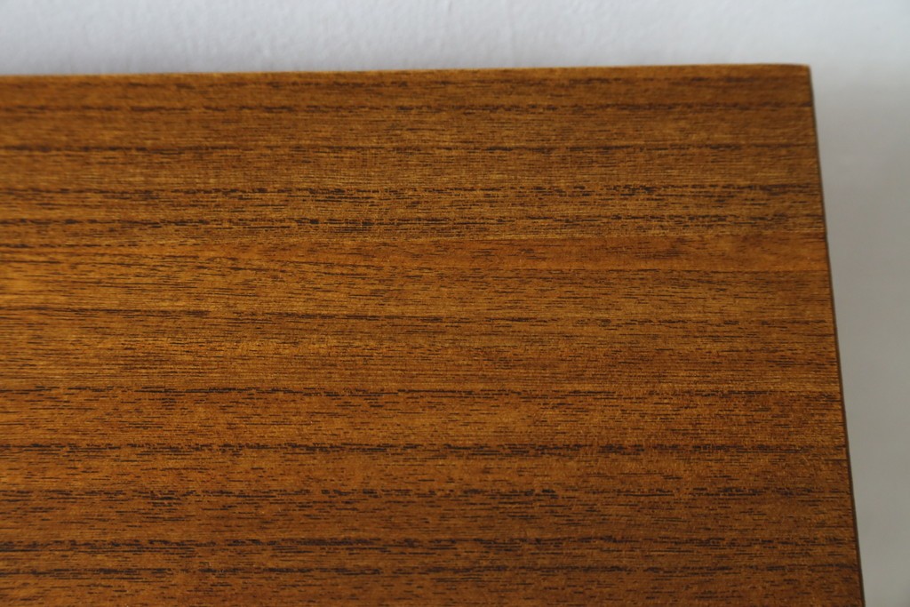 和製ヴィンテージ　総桐箪笥を北欧デザインにリメイク!モダンな脚付きローチェスト　(R-075182)