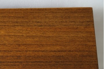 和製ヴィンテージ　総桐箪笥を北欧デザインにリメイク!モダンな脚付きローチェスト　(R-075182)