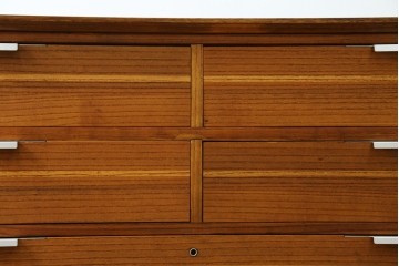 和製ヴィンテージ　総桐箪笥を北欧デザインにリメイク!モダンな脚付きローチェスト　(R-075182)