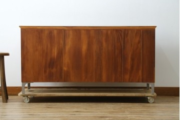 和製ヴィンテージ　総桐箪笥を北欧デザインにリメイク!モダンな脚付きローチェスト　(R-075182)