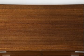 和製ビンテージ　総桐箪笥北欧デザインリメイク　シンプルな作りで取り入れやすい脚付きモダンローチェスト(引き出し、サイドチェスト、テレビ台、テレビボード、ヴィンテージ)(R-075182)