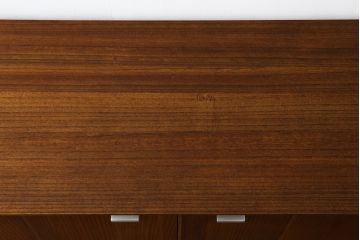 和製ビンテージ　総桐箪笥北欧デザインリメイク　シンプルな作りで取り入れやすい脚付きモダンサイドボード(ローボード、着物箪笥、衣装箪笥、和タンス、引き出し)(R-075186)