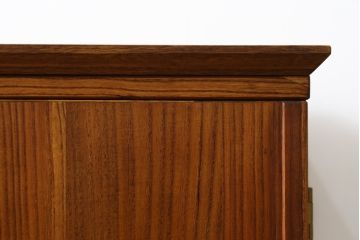 和製ビンテージ　総桐箪笥北欧デザインリメイク　シンプルな作りで取り入れやすい脚付きモダンサイドボード(ローボード、着物箪笥、衣装箪笥、和タンス、引き出し)(R-075186)