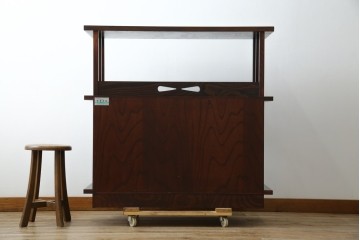 中古　美品!!　岩谷堂箪笥　深い木の色味とあられ金具が美しい飾り棚　(R-075189)