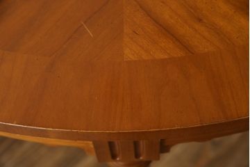 中古　美品　DREXEL HERITAGE(ドレクセルヘリテイジ)　Et Cetera(エトセトラ)　スラリと伸びた脚が目を惹く小振りなサイズのラウンドテーブル(ダイニングテーブル、丸テーブル、コーヒーテーブル、カフェテーブル)(R-075190)