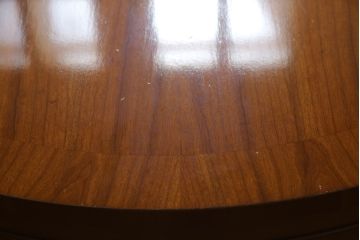 中古　美品　DREXEL HERITAGE(ドレクセルヘリテイジ)　Et Cetera(エトセトラ)　スラリと伸びた脚が目を惹く小振りなサイズのラウンドテーブル(ダイニングテーブル、丸テーブル、コーヒーテーブル、カフェテーブル)(R-075190)