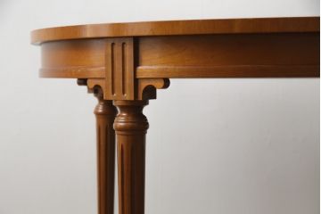 中古　美品　DREXEL HERITAGE(ドレクセルヘリテイジ)　Et Cetera(エトセトラ)　スラリと伸びた脚が目を惹く小振りなサイズのラウンドテーブル(ダイニングテーブル、丸テーブル、コーヒーテーブル、カフェテーブル)(R-075190)