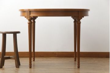 中古　美品　DREXEL HERITAGE(ドレクセルヘリテイジ)　Et Cetera(エトセトラ)　スラリと伸びた脚が目を惹く小振りなサイズのラウンドテーブル(ダイニングテーブル、丸テーブル、コーヒーテーブル、カフェテーブル)(R-075190)