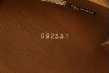 中古　美品　DREXEL HERITAGE(ドレクセルヘリテイジ)　Et Cetera(エトセトラ)　スラリと伸びた脚が目を惹く小振りなサイズのラウンドテーブル(ダイニングテーブル、丸テーブル、コーヒーテーブル、カフェテーブル)(R-075190)