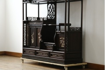 和製ヴィンテージ　花梨(カリン)材　象嵌入り　品の良い螺鈿(ラデン)が美しい飾り棚　(R-075191)