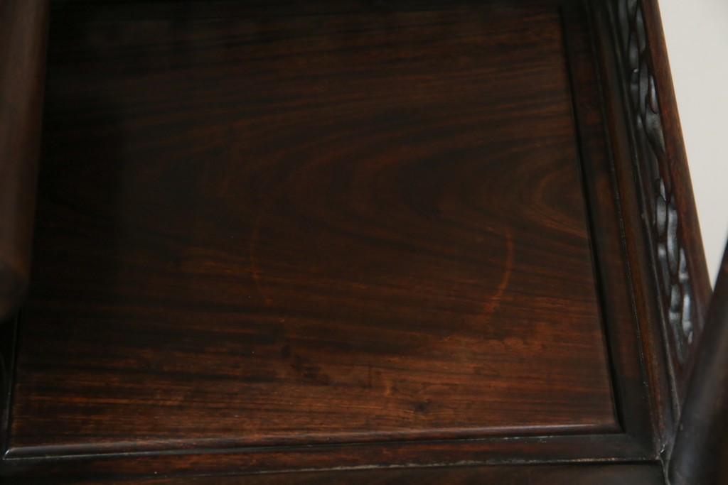 和製ヴィンテージ　花梨(カリン)材　象嵌入り　品の良い螺鈿(ラデン)が美しい飾り棚　(R-075191)