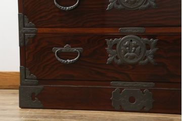 中古　美品!!　岩谷堂箪笥　別注　華塗り(木地呂塗り)　立派な手打ち金具が和の雰囲気を高める和箪笥(収納箪笥、衣装箪笥、引き出し、サイドチェスト)(定価約160万円)(R-075194)