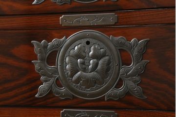 中古　美品!!　岩谷堂箪笥　別注　華塗り(木地呂塗り)　立派な手打ち金具が和の雰囲気を高める和箪笥(収納箪笥、衣装箪笥、引き出し、サイドチェスト)(定価約160万円)(R-075194)