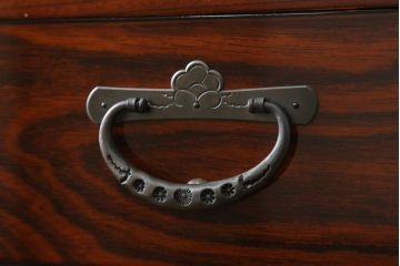中古　美品!!　岩谷堂箪笥　別注　華塗り(木地呂塗り)　立派な手打ち金具が和の雰囲気を高める和箪笥(収納箪笥、衣装箪笥、引き出し、サイドチェスト)(定価約160万円)(R-075194)