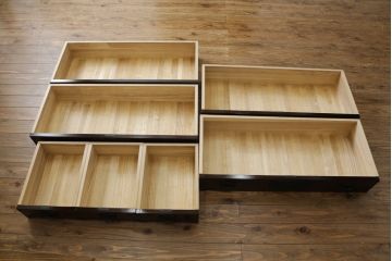 中古　美品　田中家具　欅(ケヤキ)材　落ち着いた和の雰囲気漂う二本松伝統家具の和箪笥(衣装箪笥、収納箪笥、引き出し)(R-075195)