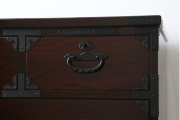 中古　美品　田中家具　欅(ケヤキ)材　落ち着いた和の雰囲気漂う二本松伝統家具の和箪笥(衣装箪笥、収納箪笥、引き出し)(R-075195)