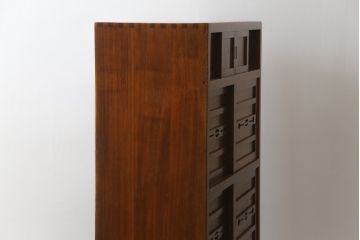 和製ビンテージ　美品　楡(ニレ)材　明るい木の色味と杢目が美しい水屋箪笥(戸棚、収納棚、食器棚、ヴィンテージ)(R-075196)
