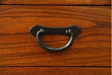 和製ビンテージ　美品　楡(ニレ)材　明るい木の色味と杢目が美しい水屋箪笥(戸棚、収納棚、食器棚、ヴィンテージ)(R-075196)